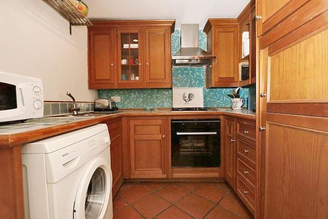  Image of 2 bedroom Flat to rent in Kensington Church Street London W8 at Kensington Church Street, Kensington, London W8