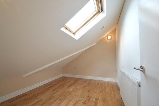  Image of 3 bedroom Flat to rent in Windmill Road Croydon CR0 at Windmill Road, Croydon CR0