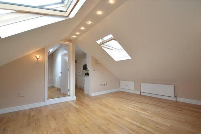  Image of 3 bedroom Flat to rent in Windmill Road Croydon CR0 at Windmill Road, Croydon CR0