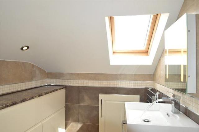  Image of 3 bedroom Flat to rent in Windmill Road Croydon CR0 at Windmill Road, Croydon CR0