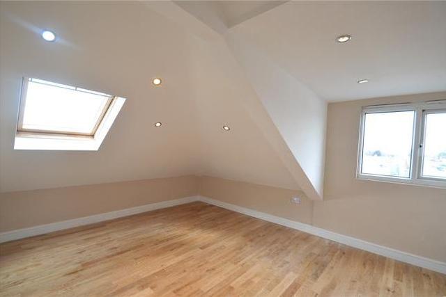  Image of 3 bedroom Flat to rent in Windmill Road Croydon CR0 at Windmill Road, Croydon CR0