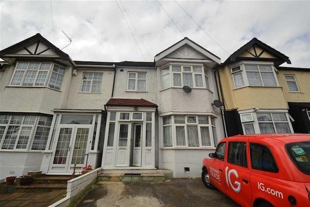  Image of 3 bedroom Property to rent in Redbridge Lane East Ilford IG4 at Redbridge Lane East, Redbridge IG4