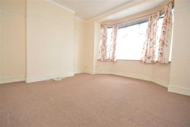  Image of 3 bedroom Property to rent in Redbridge Lane East Ilford IG4 at Redbridge Lane East, Redbridge IG4