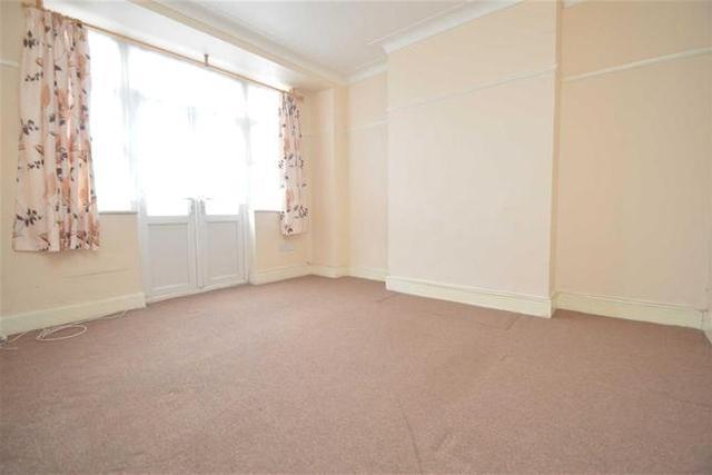  Image of 3 bedroom Property to rent in Redbridge Lane East Ilford IG4 at Redbridge Lane East, Redbridge IG4