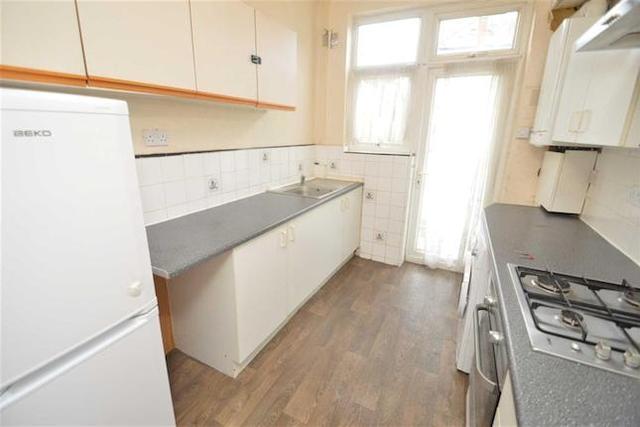  Image of 3 bedroom Property to rent in Redbridge Lane East Ilford IG4 at Redbridge Lane East, Redbridge IG4
