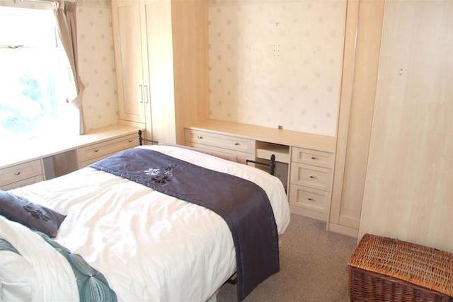  Image of 3 bedroom Semi-Detached house for sale in Prospect Avenue Rushden NN10 at Prospect Avenue, Rushden NN10