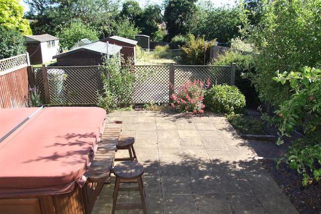  Image of 3 bedroom Semi-Detached house for sale in Prospect Avenue Rushden NN10 at Prospect Avenue, Rushden NN10
