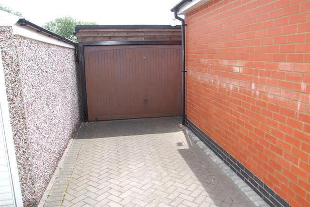  Image of 3 bedroom Semi-Detached house for sale in Prospect Avenue Rushden NN10 at Prospect Avenue, Rushden NN10