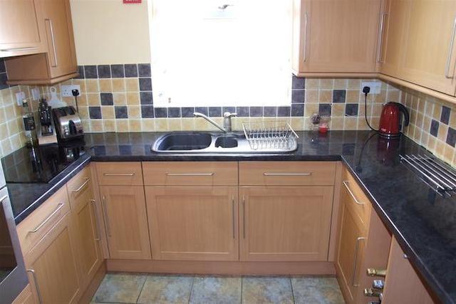  Image of 3 bedroom Semi-Detached house for sale in Prospect Avenue Rushden NN10 at Prospect Avenue, Rushden NN10