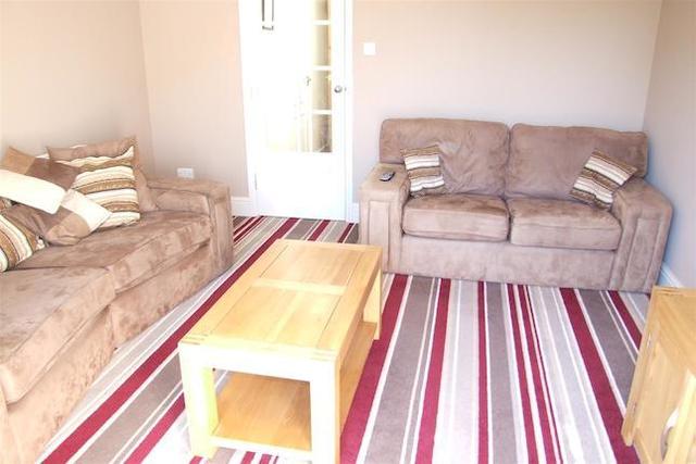  Image of 3 bedroom Semi-Detached house for sale in Prospect Avenue Rushden NN10 at Prospect Avenue, Rushden NN10