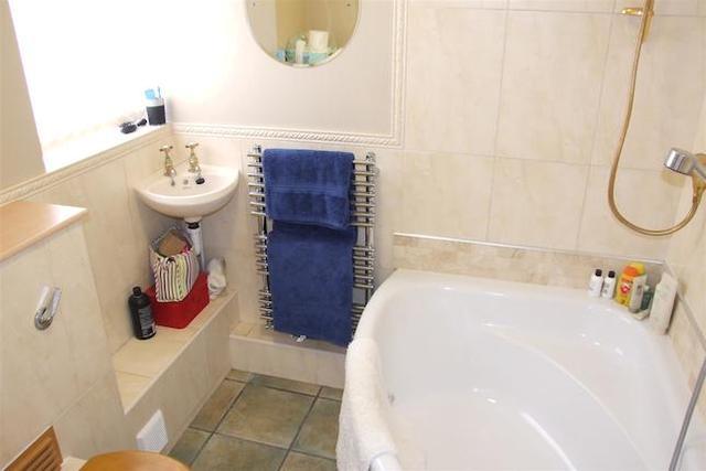  Image of 3 bedroom Semi-Detached house for sale in Prospect Avenue Rushden NN10 at Prospect Avenue, Rushden NN10