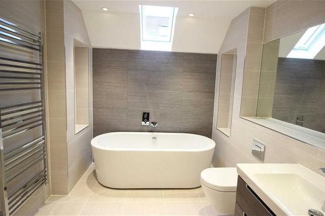  Image of 5 bedroom Detached house for sale in Highland Road Badgers Mount Sevenoaks TN14 at Highland Road, Badgers Mount, Sevenoaks TN14