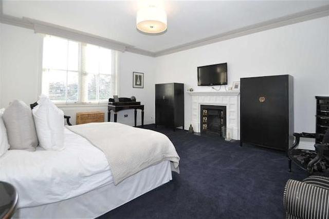  Image of 3 bedroom Flat for sale in Sundridge Avenue Bromley BR1 at Sundridge Avenue, Bromley, Kent BR1