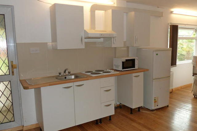  Image of Studio flat to rent in Longford Gardens Hayes UB4 at Longford Garden, Hayes UB4