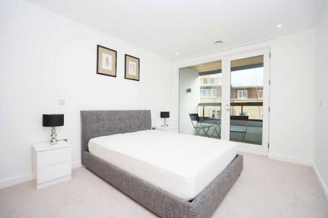  Image of 1 bedroom Flat to rent in Holland Park Avenue London W11 at Holland Park Avenue, London W11