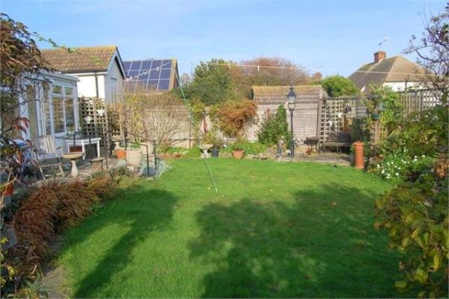 Image of 2 bedroom Detached Bungalow for sale in Linden Avenue Broadstairs CT10 at Linden Avenue, Broadstairs, Kent CT10
