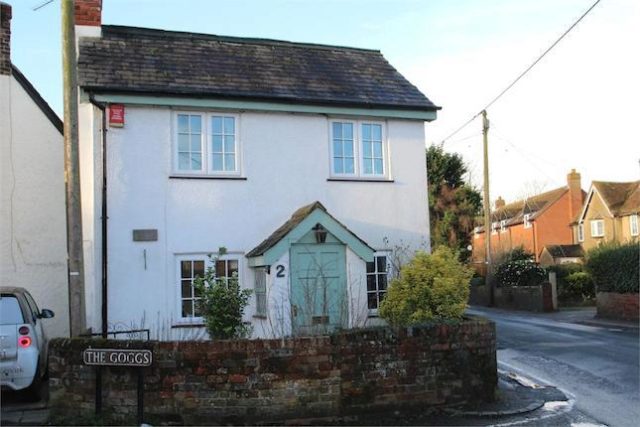  Image of 2 bedroom Cottage for sale in The Goggs Watlington OX49 at The Goggs, Watlington, Oxfordshire OX49
