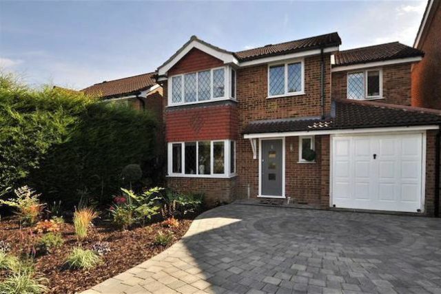  Image of 4 bedroom Detached house for sale in Beechwood Rise Chislehurst BR7 at Beechwood Rise, Chislehurst BR7