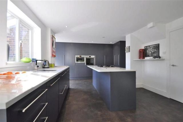  Image of 4 bedroom Detached house for sale in Beechwood Rise Chislehurst BR7 at Beechwood Rise, Chislehurst BR7