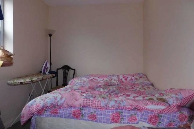  Image of 2 bedroom Flat for sale in Craven Road Newbury RG14 at Craven Road, Newbury, Berkshire RG14