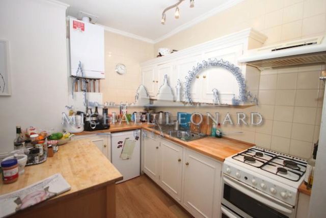  Image of 2 bedroom Flat to rent in Eardley Crescent London SW5 at Eardley Crescent, Earls Court SW5