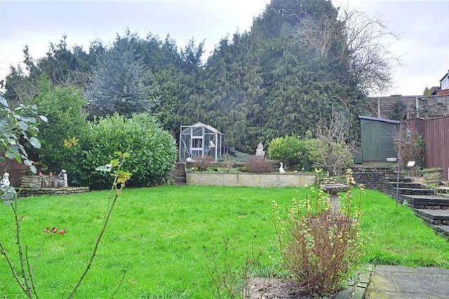  Image of 3 bedroom Detached house for sale in Lynton Avenue St. Mary Cray Orpington BR5 at Lynton Avenue, St. Mary Cray, Orpington BR5