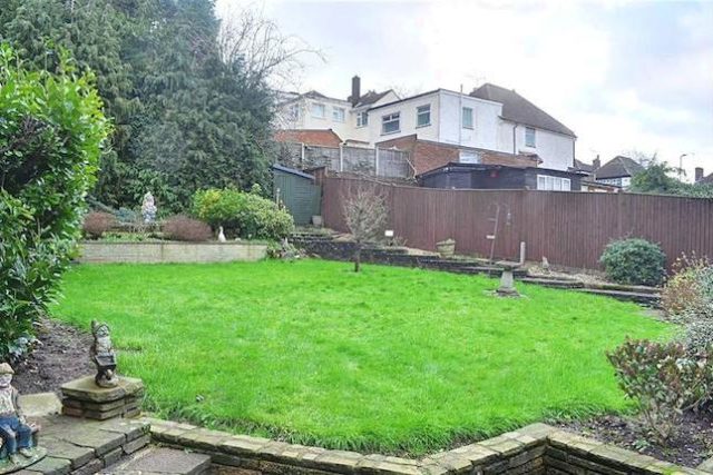  Image of 3 bedroom Detached house for sale in Lynton Avenue St. Mary Cray Orpington BR5 at Lynton Avenue, St. Mary Cray, Orpington BR5