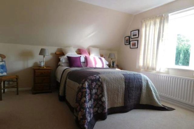  Image of 4 bedroom Detached house for sale in Priors Close Kingsclere Newbury RG20 at Priors Close, Kingsclere, Newbury, Hampshire RG20