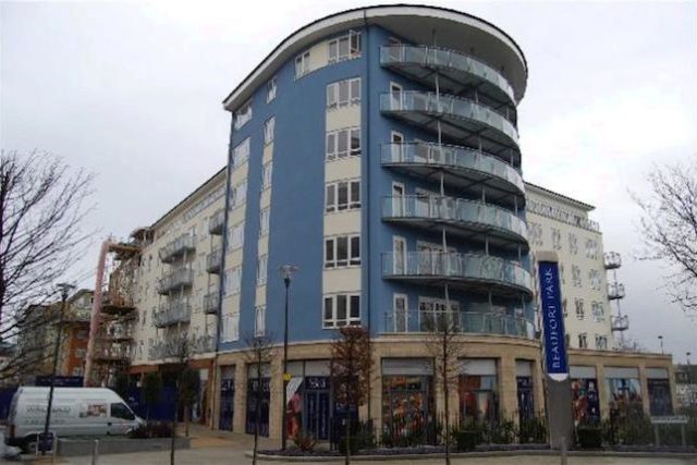  Image of Studio flat to rent in Heritage Avenue London NW9 at Heritage Avenue, Colindale, London NW9