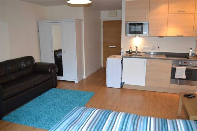  Image of Studio flat to rent in Heritage Avenue London NW9 at Heritage Avenue, Colindale, London NW9