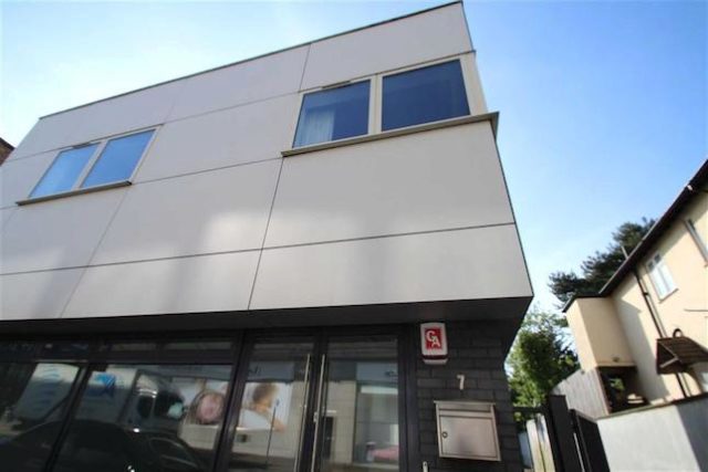  Image of 2 bedroom Flat to rent in Ravensbourne Road Bromley BR1 at Ravensbourne Road, Bromley, Kent BR1