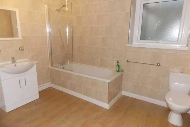 Image of 3 bedroom End of Terrace to rent in Aberrhondda Road Porth CF39 at Aberrhondda Road, Porth CF39