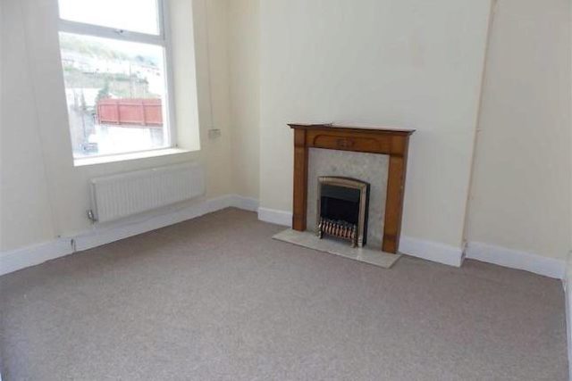  Image of 3 bedroom End of Terrace to rent in Aberrhondda Road Porth CF39 at Aberrhondda Road, Porth CF39