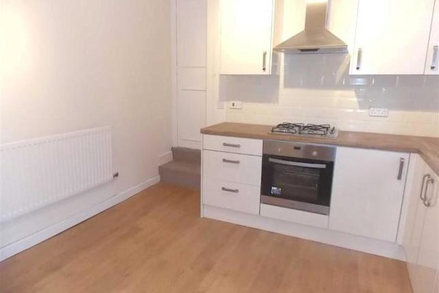  Image of 3 bedroom End of Terrace to rent in Aberrhondda Road Porth CF39 at Aberrhondda Road, Porth CF39