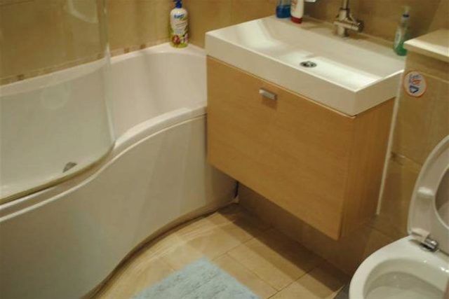  Image of 3 bedroom Flat to rent in Holmdale Gardens London NW4 at Brentwood Lodge, Hendon, London NW4