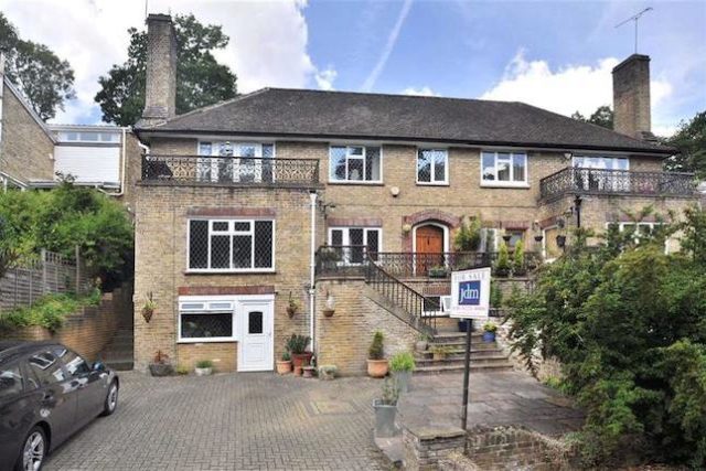  Image of 4 bedroom Semi-Detached house for sale in Logs Hill Chislehurst BR7 at Logs Hill, Chislehurst BR7