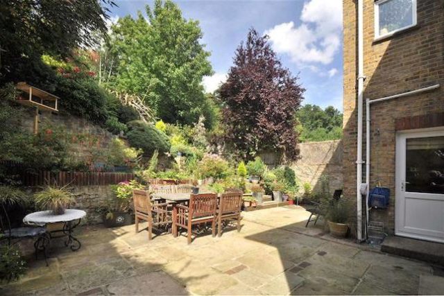  Image of 4 bedroom Semi-Detached house for sale in Logs Hill Chislehurst BR7 at Logs Hill, Chislehurst BR7