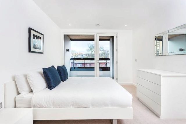  Image of 1 bedroom Flat to rent in Holland Park Avenue London W11 at Holland Park Avenue, London W11