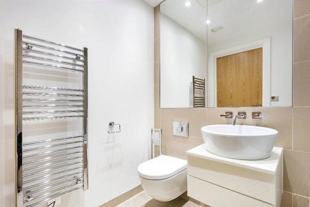  Image of 1 bedroom Flat to rent in Holland Park Avenue London W11 at Holland Park Avenue, London W11
