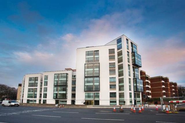  Image of 1 bedroom Flat to rent in Holland Park Avenue London W11 at Holland Park Avenue, London W11