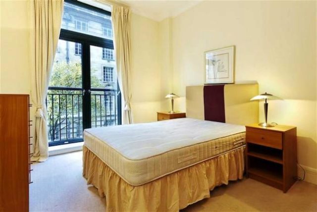  Image of 1 bedroom Flat to rent in Forum Magnum Square London SE1 at West Block, County Hall Apartments, South Bank, London SE1