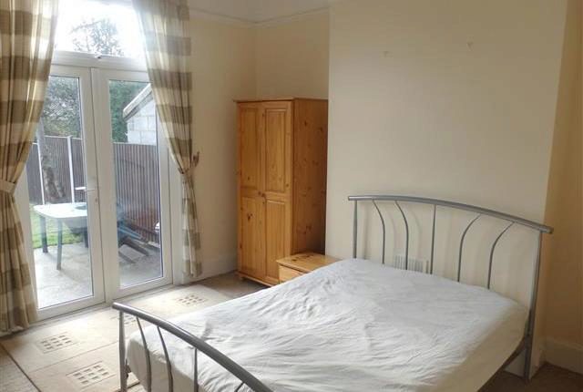  Image of 2 bedroom Flat to rent in Felbrigge Road Ilford IG3 at Felbrigge Road, Seven Kings IG3