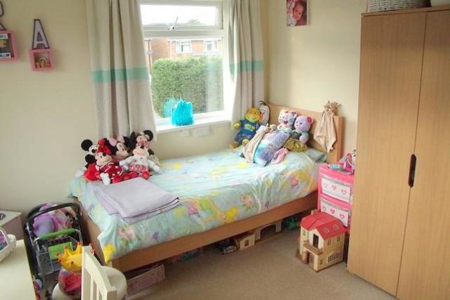  Image of 2 bedroom Maisonette for sale in Kennedy Drive Pangbourne Reading RG8 at Kennedy Drive, Pangbourne RG8
