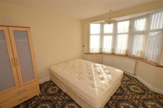  Image of 3 bedroom Semi-Detached house for sale in Danehurst Gardens Ilford IG4 at Danehurst Gardens, Redbridge IG4