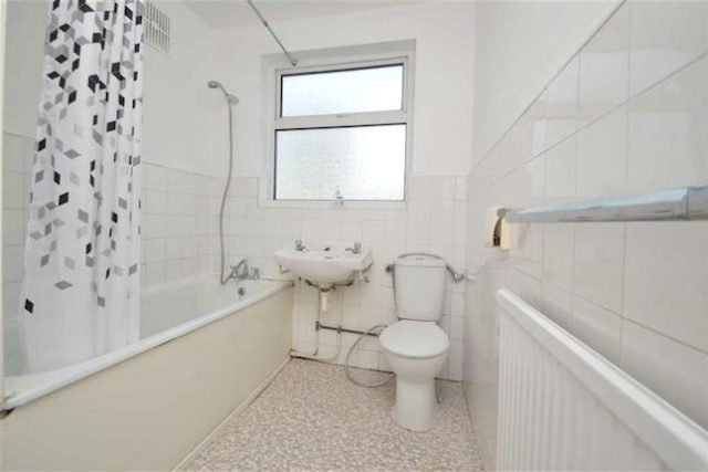  Image of 3 bedroom Semi-Detached house for sale in Danehurst Gardens Ilford IG4 at Danehurst Gardens, Redbridge IG4