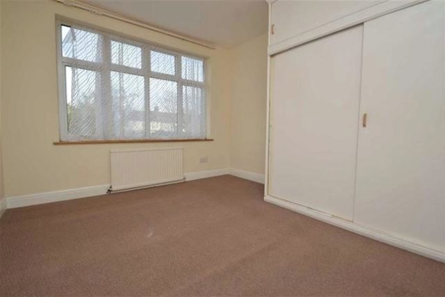  Image of 3 bedroom Semi-Detached house for sale in Danehurst Gardens Ilford IG4 at Danehurst Gardens, Redbridge IG4