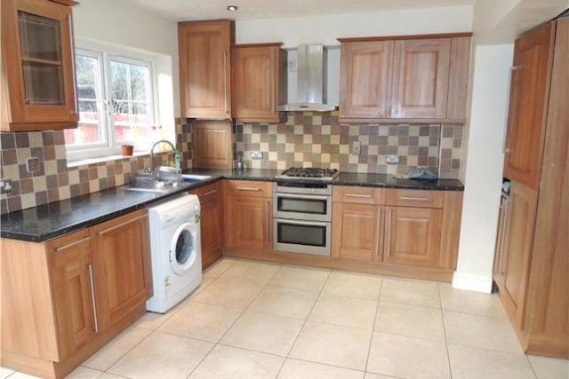  Image of 3 bedroom Terraced house to rent in Tunstall Road Addiscombe Croydon CR0 at Tunstall Road, Addiscombe, Croydon CR0
