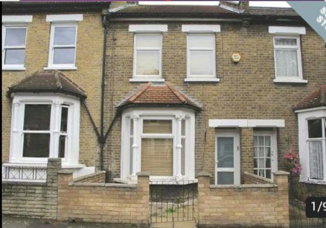  Image of 3 bedroom Terraced house to rent in Granville Road London E18 at Granville Road, South Woodford E18