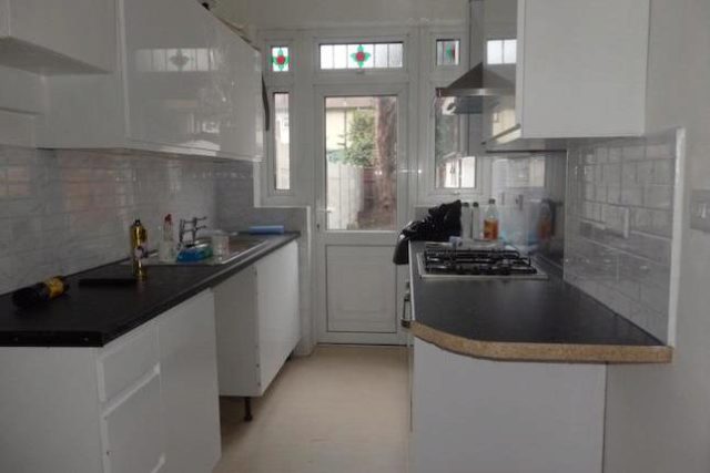  Image of 4 bedroom Property to rent in Ilfracombe Gardens Chadwell Heath Romford RM6 at Ilfracombe Gardens, Chadwell Heath RM6