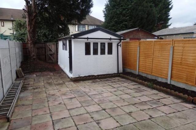  Image of 4 bedroom Property to rent in Ilfracombe Gardens Chadwell Heath Romford RM6 at Ilfracombe Gardens, Chadwell Heath RM6